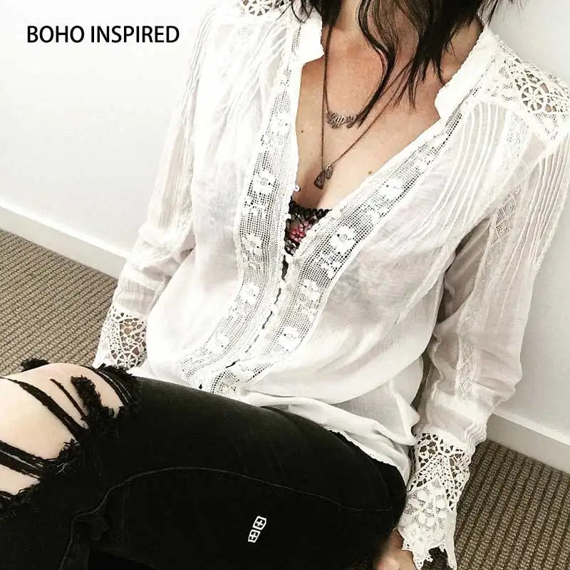 Blusa inspirada boho, camisa feminina de algodão branca, com renda floral bordada, estilo boho solto, gola v, manga comprida, camisetas sexy