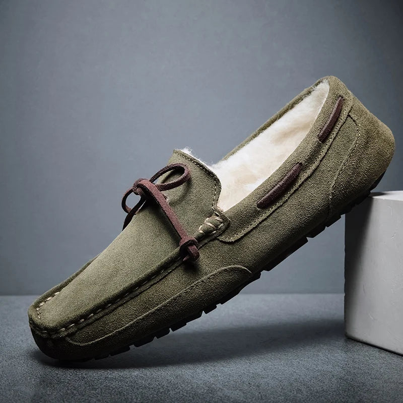 Mocassins homens sapatos de camurça de pelúcia sapatos de condução casuais marca inverno quente pele homem mocassins deslizamento na condução plana masculino sapatos de barco