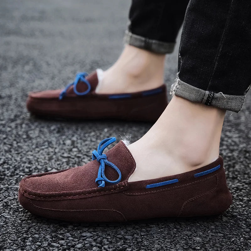 Mocassins homens sapatos de camurça de pelúcia sapatos de condução casuais marca inverno quente pele homem mocassins deslizamento na condução plana masculino sapatos de barco