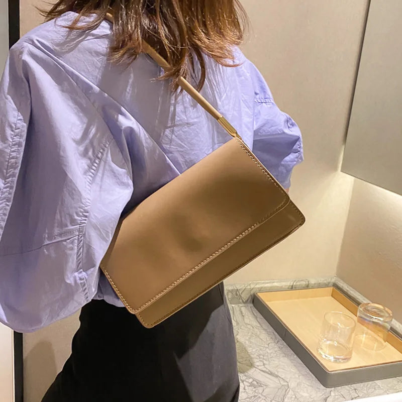 Pequena moda mensageiro saco para as mulheres novo design quadrado crossbody saco feminino couro do plutônio diário aleta bolsas de ombro bolsa