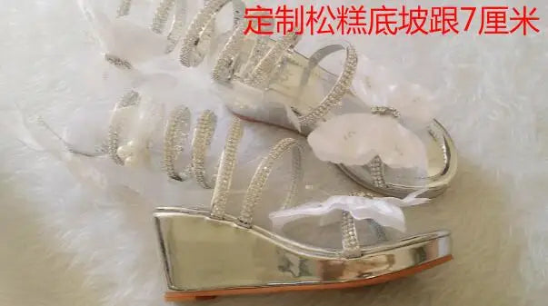 Sandálias luxuosas de verão, flor branca e rosa, sandálias femininas de salto baixo, punk gladiador, com strass, sapatos de festa de casamento