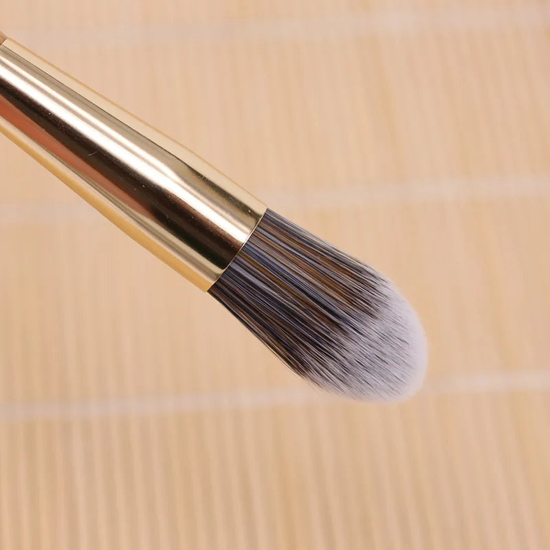 Yue Precisão Fundação Pincel Cônico Apontado Rosto Corretivo Creme Vinco Primer Base Maquiagem Beleza Cosméticos Aplicador