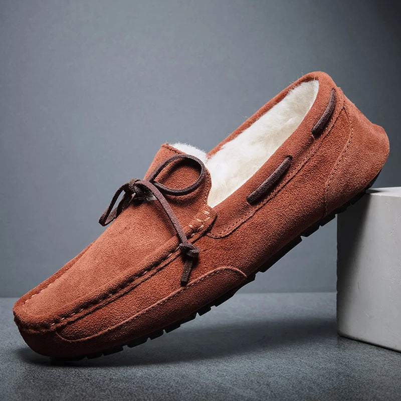 Mocassins homens sapatos de camurça de pelúcia sapatos de condução casuais marca inverno quente pele homem mocassins deslizamento na condução plana masculino sapatos de barco