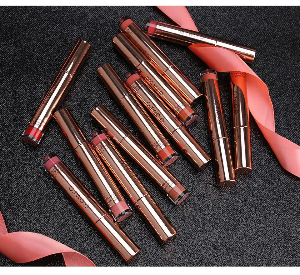 O.TWO.O 12 cores de alta qualidade veludo batom fosco lábios de longa duração maquiagem à prova d'água fácil de usar brilho labial líquido fosco