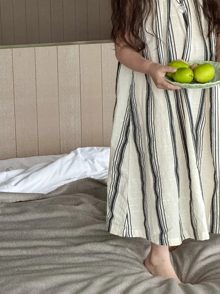 Crianças roupas meninas vestido sem mangas nova moda verão 2025 estilo coreano listra vertical francês retro vestido de férias