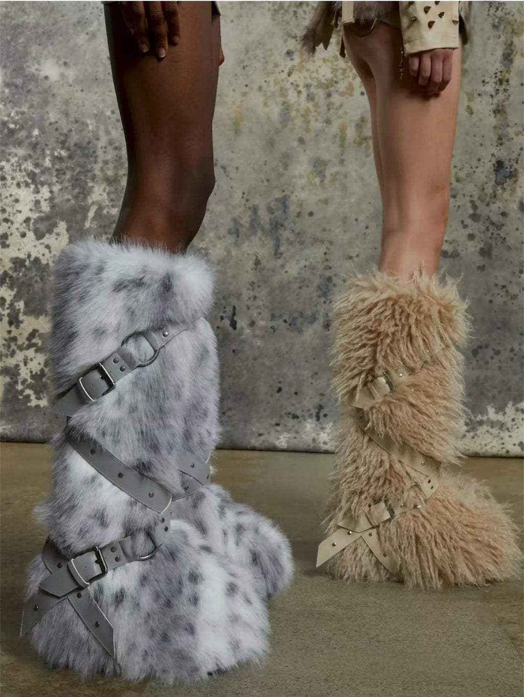 Botas femininas felpudas até o joelho |   Calçado de inverno com detalhes multi-fivela, texturas de leopardo e shearling