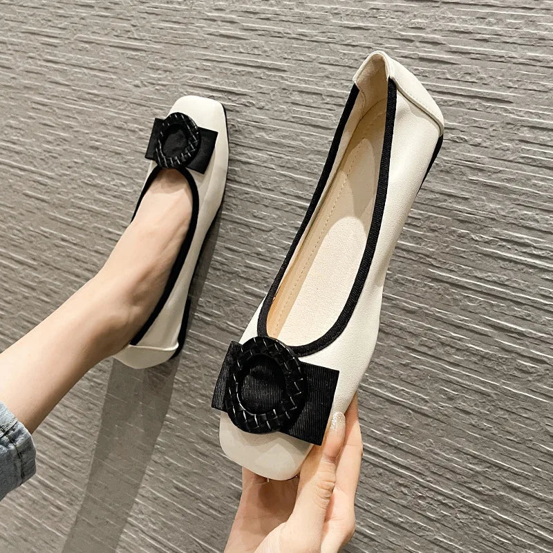 Sapatilhas de couro feminino, bombas de dedo do pé redondo, mocassins senhora do escritório, doce bowknot, sola macia, plus size, 43, 44