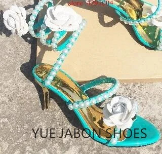 Sandálias luxuosas de verão, flor branca e rosa, sandálias femininas de salto baixo, punk gladiador, com strass, sapatos de festa de casamento