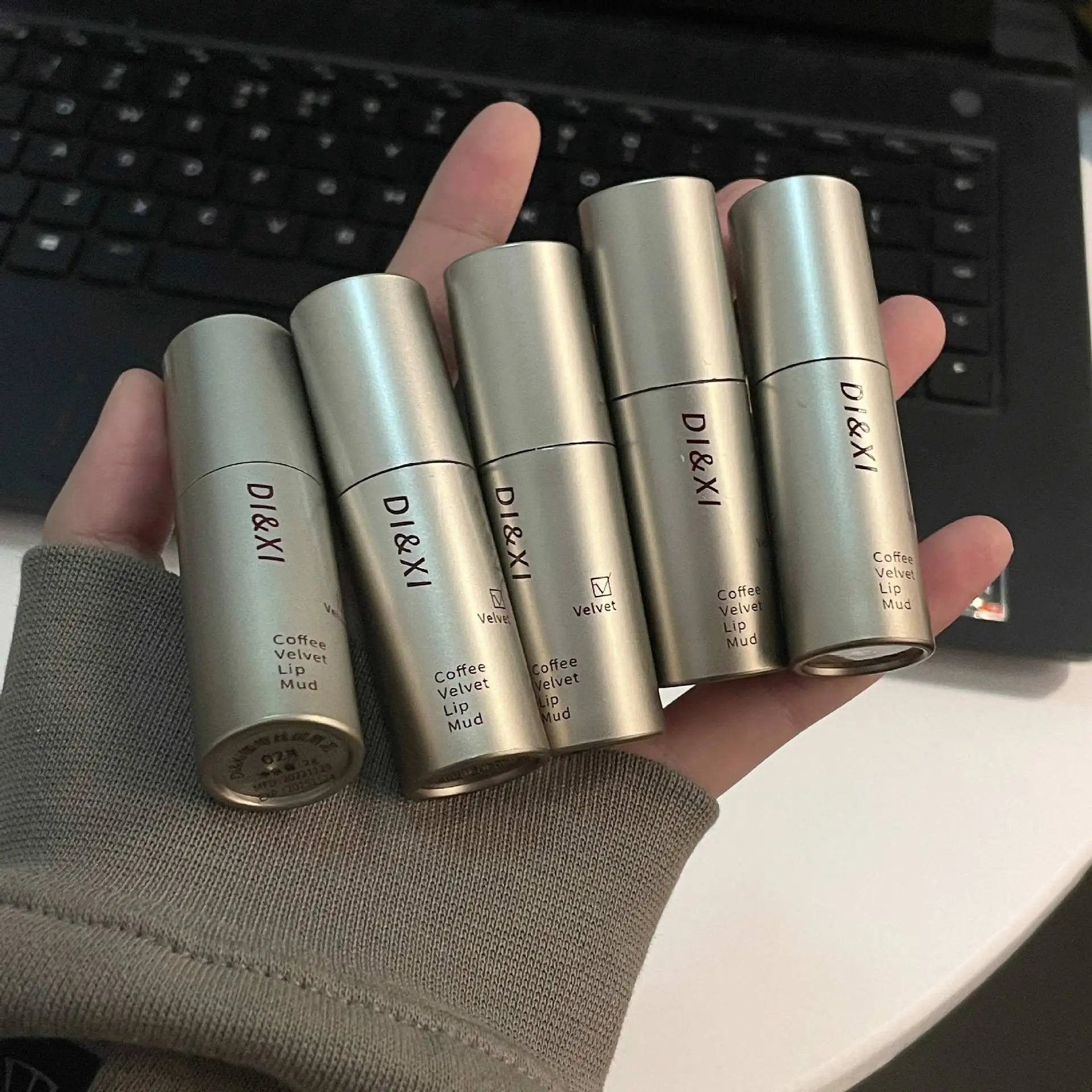 Batom fosco de veludo vermelho escuro, à prova d'água, longa duração, fosco, brilho labial, copo antiaderente, maquiagem labial, maquiagem cosmética