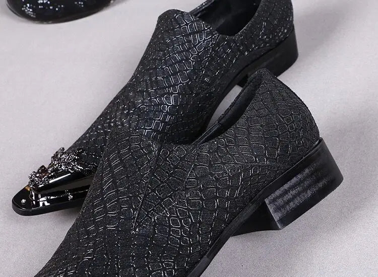 Mocassins britânicos de couro envernizado para homens, sapatos italianos deslizantes, sapatos de vestido marrom, novos, 2024