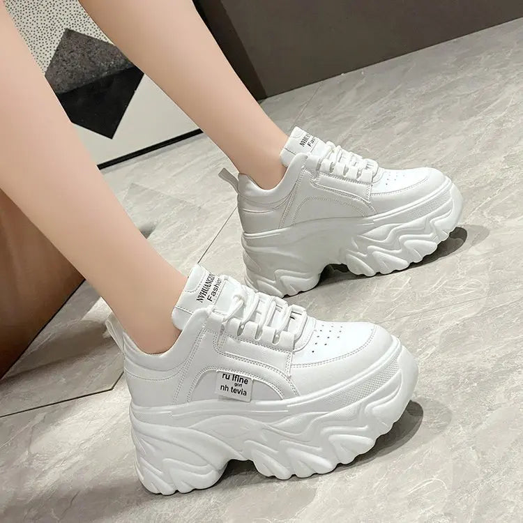 Sapatos femininos tendência branco preto grosso tênis outono inverno fundo grosso pai sapatos de alta qualidade couro do plutônio plataforma tênis novo
