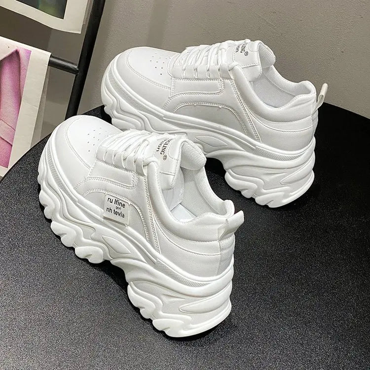 Sapatos femininos tendência branco preto grosso tênis outono inverno fundo grosso pai sapatos de alta qualidade couro do plutônio plataforma tênis novo