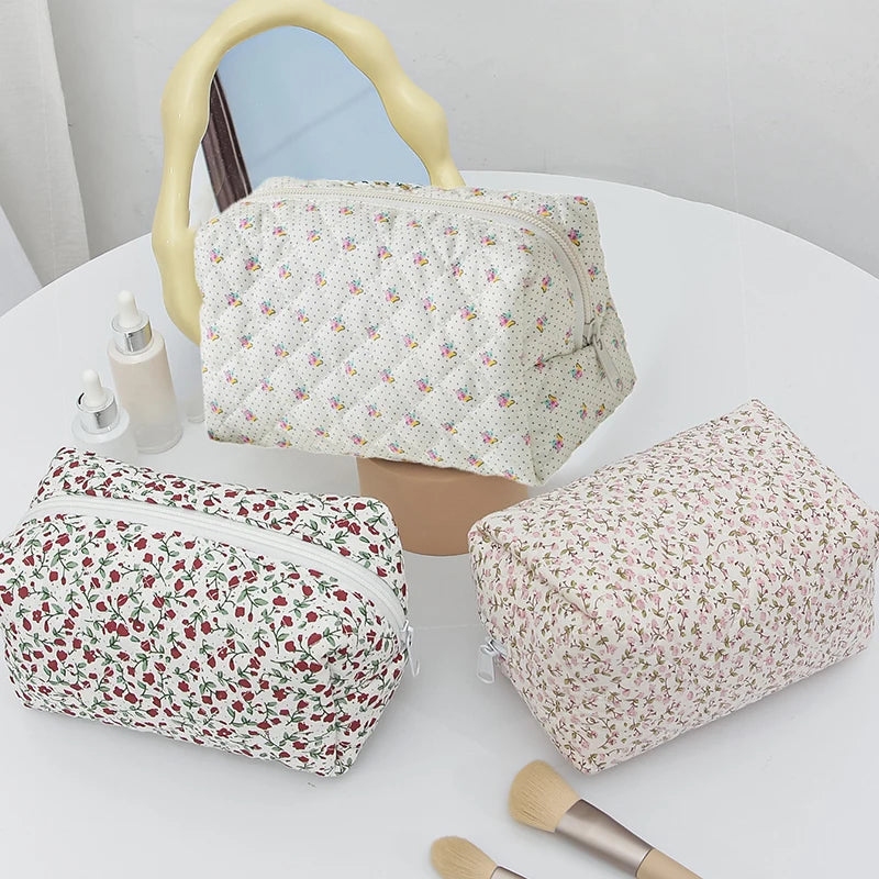 Sacos de maquiagem florais acolchoados com zíper bonito impressão flor organizador de armazenamento acessório de maquiagem saco de higiene pessoal grande saco de cosméticos feminino