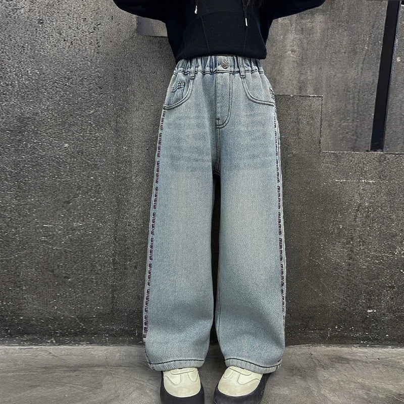 Crianças inverno calças de brim térmicas para meninas estilo casual em linha reta solta jeans grossos com lã forrado crianças calças jeans quentes