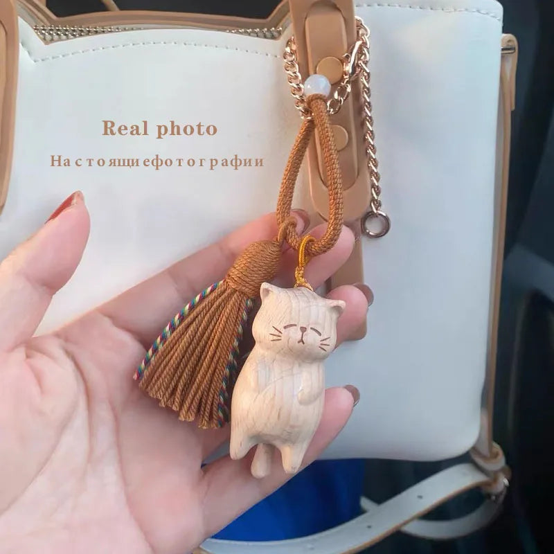 Feito à mão escultura em madeira gatos saco encantos chaveiro bolsa acessórios bonito mini borlas pingentes adequado para sacos mochila