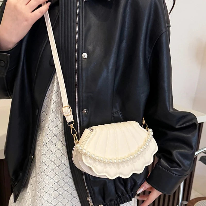 Francês pérola corrente bolsa feminina concha moda bolsa de ombro couro do plutônio bolsa embreagem novidade sólido chique hobo saco pequena mochila