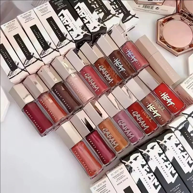 Brilho Labial Luxuoso Fenty Beauty com Efeito Água Fluente, Hidratante Duradouro, Cor de Alta Saturação e Brilho Intenso para Maquiagem