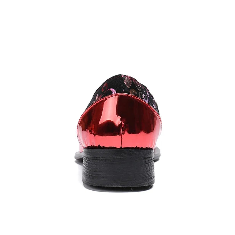 Mocassins britânicos de couro envernizado para homens, sapatos italianos deslizantes, sapatos de vestido marrom, novos, 2024