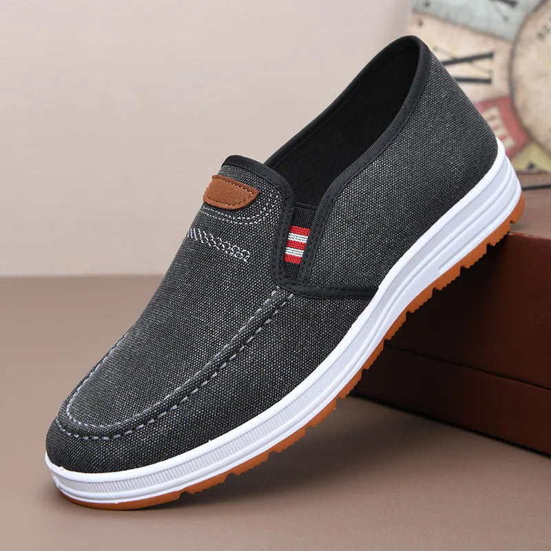Tênis Casuais Masculinos em Lona Respirável, Slip-On, Resistentes ao Desgaste e Antiderrapantes para Atividades de Lazer na Primavera e Outono em Pequim