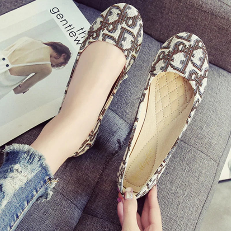 Designer de luxo sapatos baixos de pano para senhoras, toe slip-ons redondos para pé largo 44-32 2023, mocassins pretos, mocassins de balé, recém-chegados