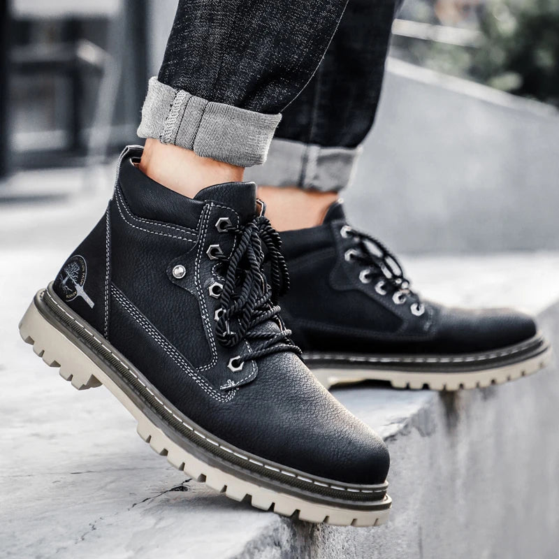 Outono e inverno novas botas masculinas casuais de cano alto, botas curtas masculinas de sola grossa, botas Chelsea, sapatos de negócios elegantes e versáteis, sapatos de condução