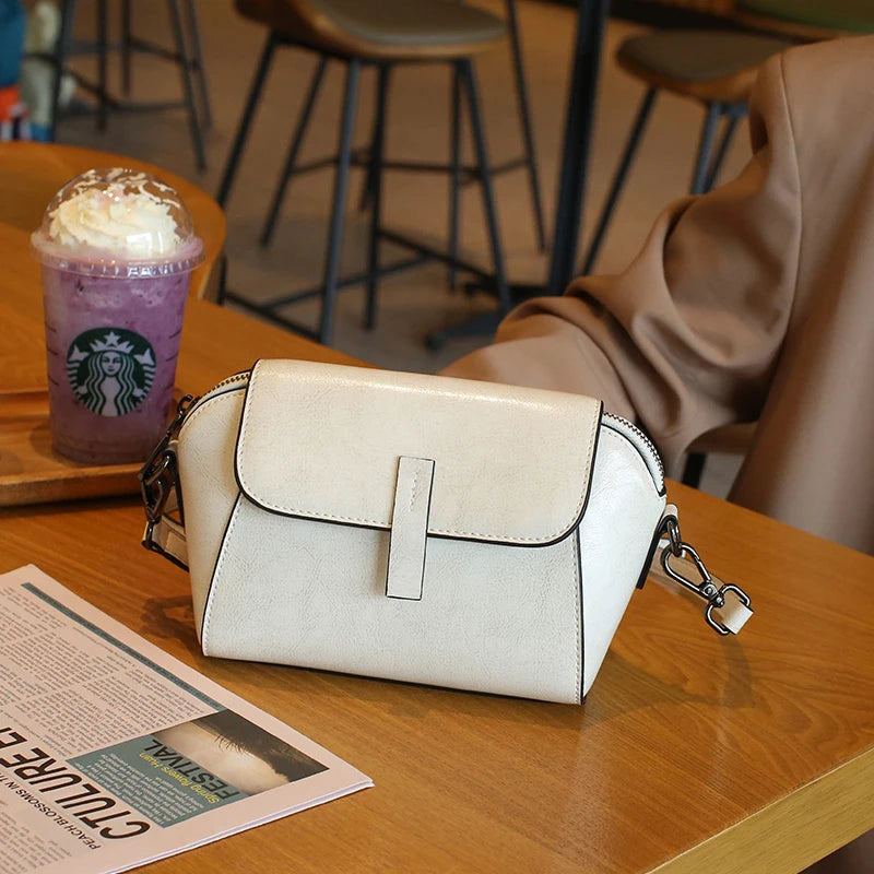 Bolsa transversal pequena de couro legítimo com acabamento em cera de óleo para mulher, bolsa fashion versátil em formato de concha, bolsa casual para celular.