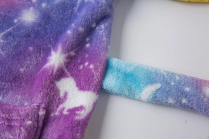 Crianças pijamas macios roupão de flanela de inverno 2025 novo dos desenhos animados bonito pijamas meninos meninas outono roupões com capuz homewear