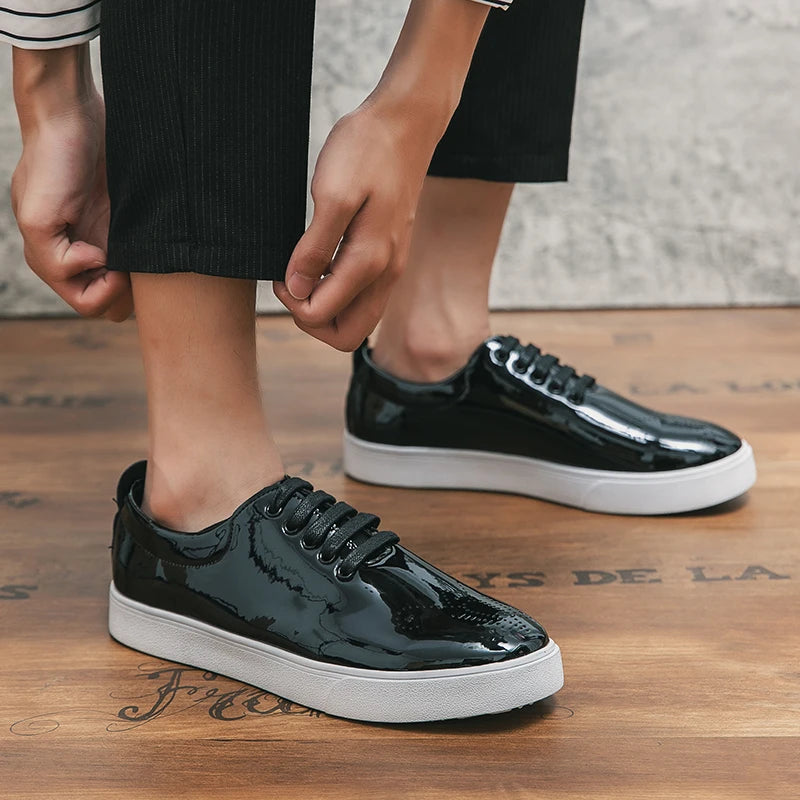 Sapatos casuais de couro envernizado, tênis com renda, sola verde, sapatos de couro designer de alta qualidade, primavera e outono