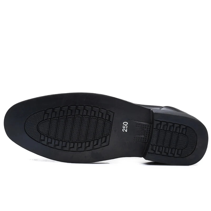 Sapatos casuais masculinos de couro de alta qualidade, confortáveis, leves, mocassins formais, sapatos respiráveis, sem cadarço, para dirigir
