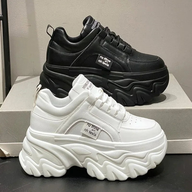 Sapatos femininos tendência branco preto grosso tênis outono inverno fundo grosso pai sapatos de alta qualidade couro do plutônio plataforma tênis novo