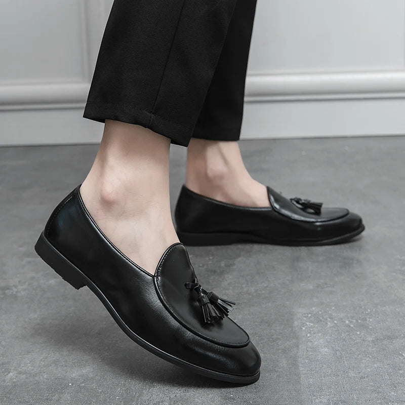 Sapatos formais masculinos mocassins com borla