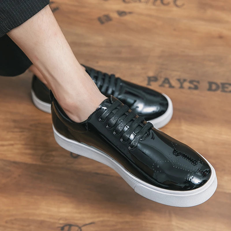 Sapatos casuais de couro envernizado, tênis com renda, sola verde, sapatos de couro designer de alta qualidade, primavera e outono