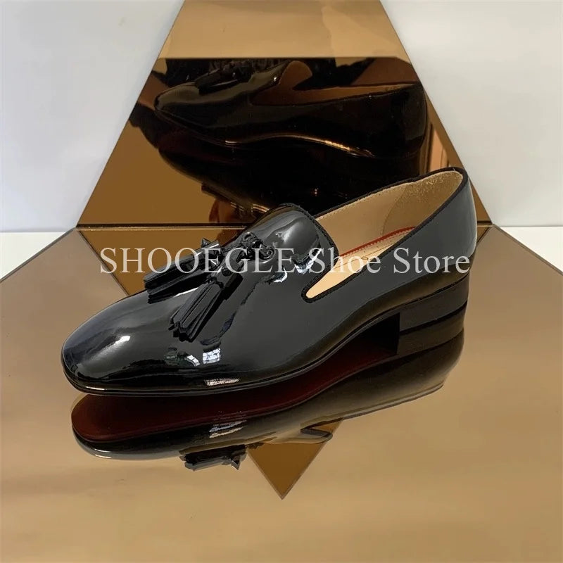 Mocassins de couro preto para homens, sapatos pequenos de toe quadrado, sapatos de casamento formal para escritório, estilo britânico, alta qualidade, verão