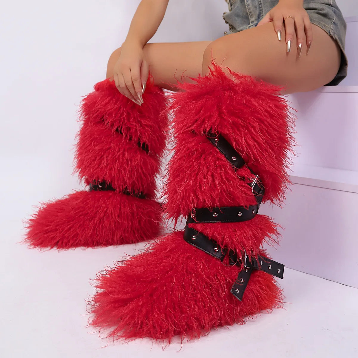 Botas femininas felpudas até o joelho |   Calçado de inverno com detalhes multi-fivela, texturas de leopardo e shearling