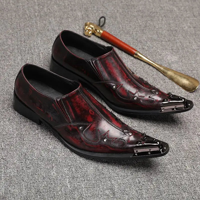 Mocassins britânicos de couro envernizado para homens, sapatos italianos deslizantes, sapatos de vestido marrom, novos, 2024