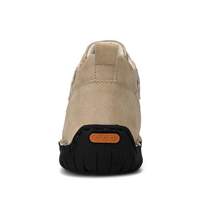 Novo design 2025 tênis de couro masculino homem respirável sapatos de couro artesanal sapatos casuais masculinos botas de tornozelo ao ar livre