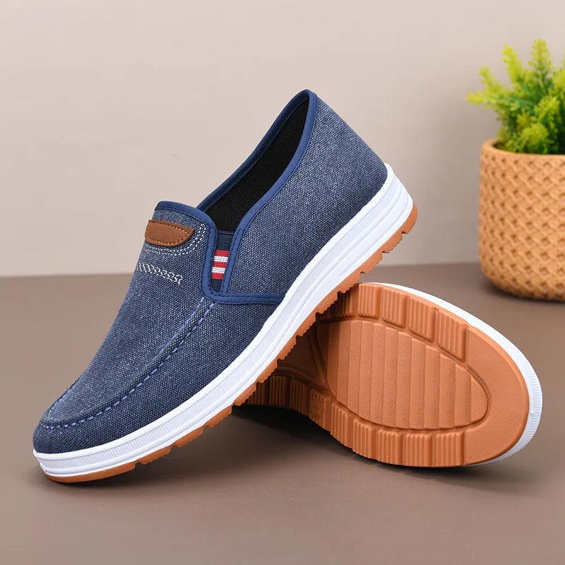Tênis Casuais Masculinos em Lona Respirável, Slip-On, Resistentes ao Desgaste e Antiderrapantes para Atividades de Lazer na Primavera e Outono em Pequim