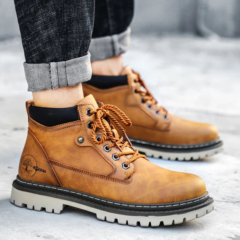 Outono e inverno novas botas masculinas casuais de cano alto, botas curtas masculinas de sola grossa, botas Chelsea, sapatos de negócios elegantes e versáteis, sapatos de condução