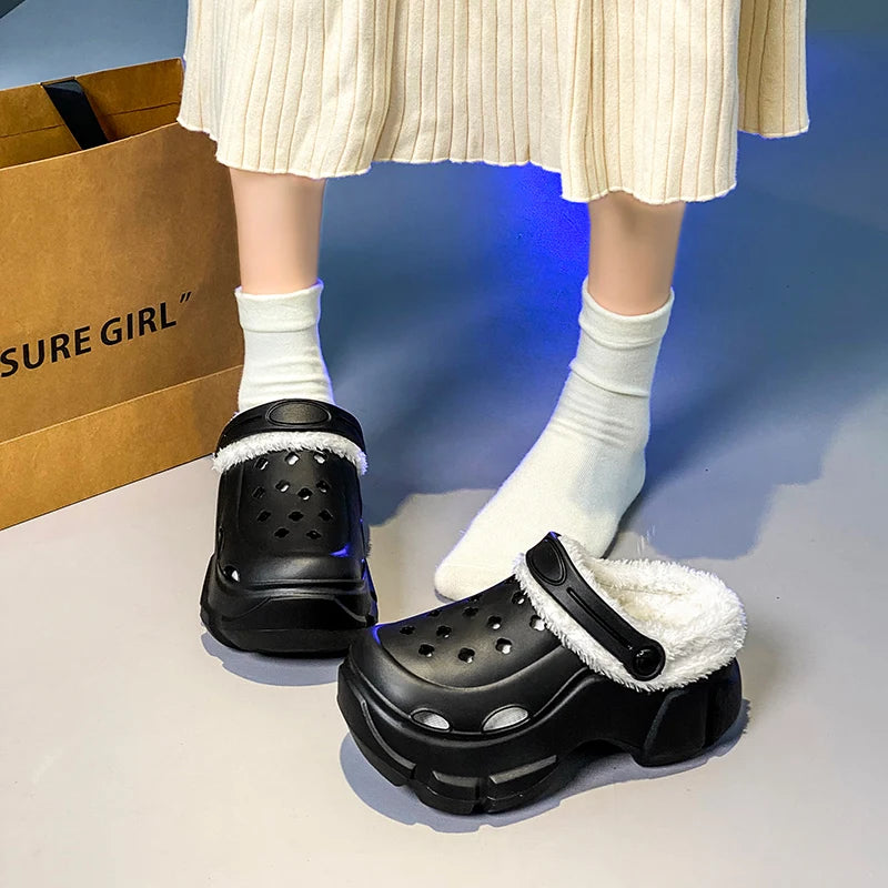 Novas sandálias de plataforma de inverno feminino chinelos sapatos ao ar livre sola grossa sapatos leves respiráveis chinelos de pele feminina
