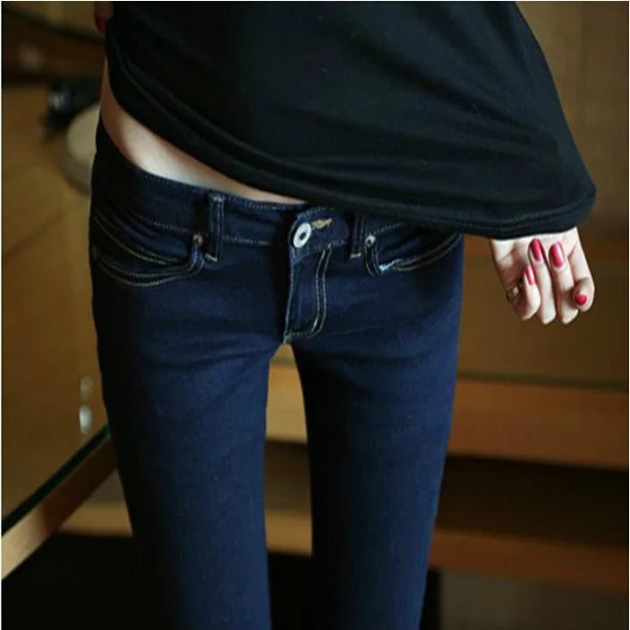 Calça Jeans Fena Skinny de Cintura Baixa Elástica e Esticável para Outono, Calça Longa Preta de Nove Pontos com Efeito Le...