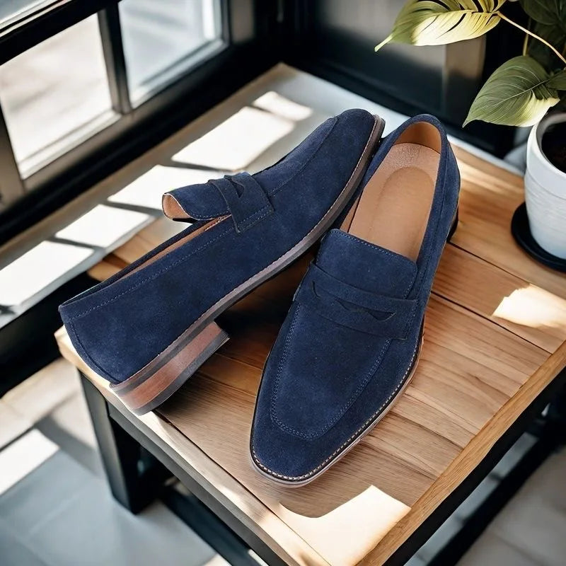 Marca masculina camurça mocassins de couro de vaca sapatos retro deslizamento-on sapatos formais masculinos sapatos de casamento