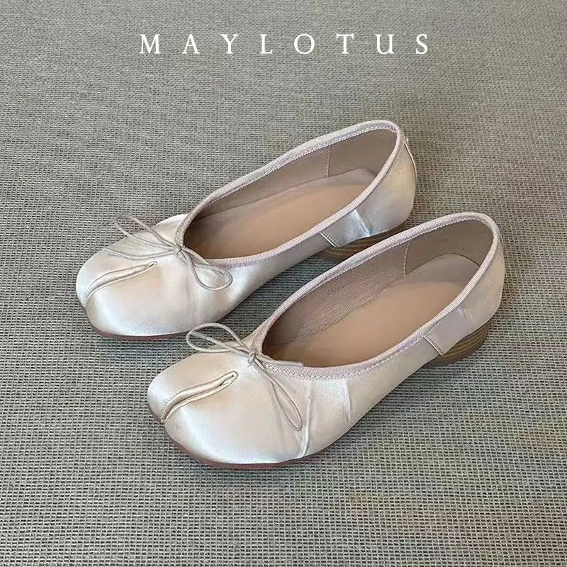 Sapatilhas Femininas de Cetim Rosa com Dedo Dividido, Estilo Ballet Tabi, Mocassins Slip-on e Alpargatas Casuais