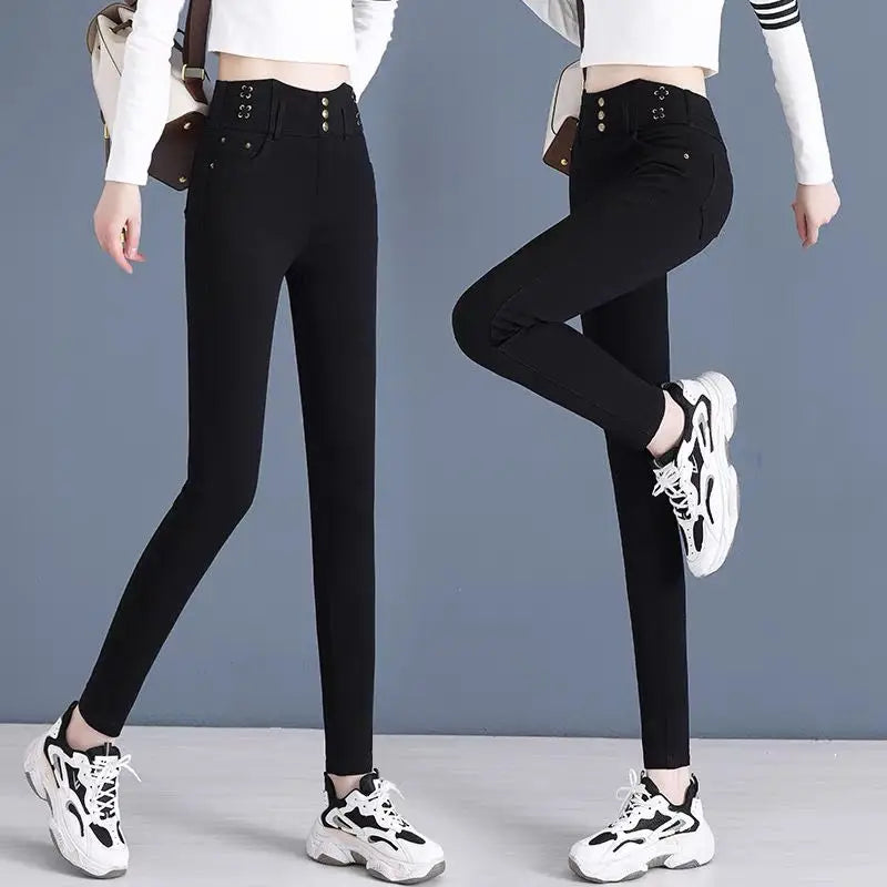 Jeans coreano elástico de cintura alta com pelúcia ártica, zíper de botão monocromático, calça lápis reta preta, moda fina, outono e inverno, nova
