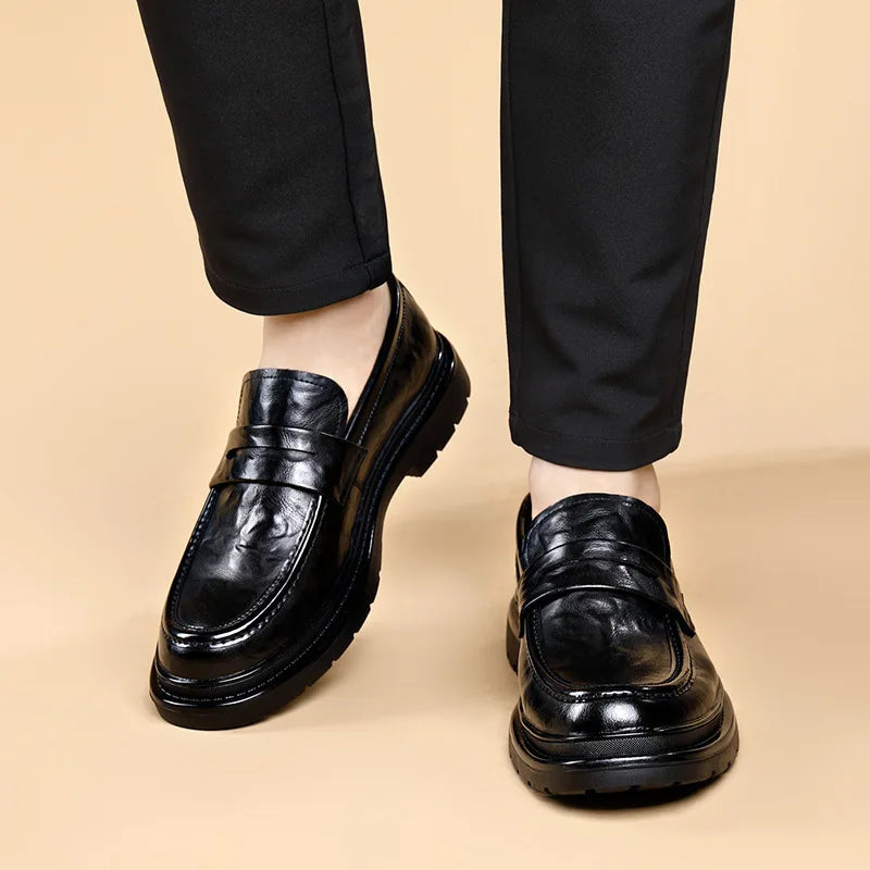 Mocassins Casuais Masculinos Slip-On: Sapatos de Couro Respiráveis e Modernos Estilo Coreano Versáteis para Primavera e Verão