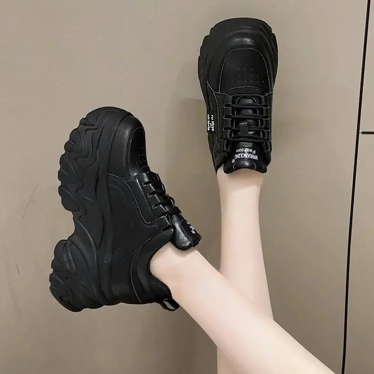 Sapatos femininos tendência branco preto grosso tênis outono inverno fundo grosso pai sapatos de alta qualidade couro do plutônio plataforma tênis novo