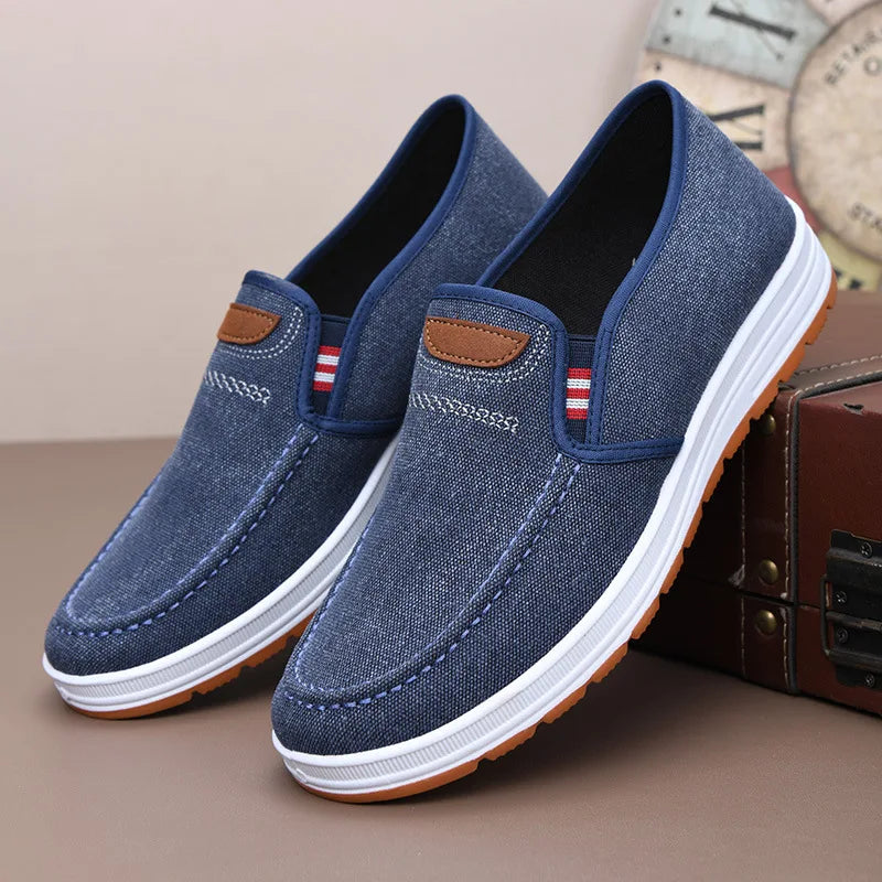Tênis Casuais Masculinos em Lona Respirável, Slip-On, Resistentes ao Desgaste e Antiderrapantes para Atividades de Lazer na Primavera e Outono em Pequim