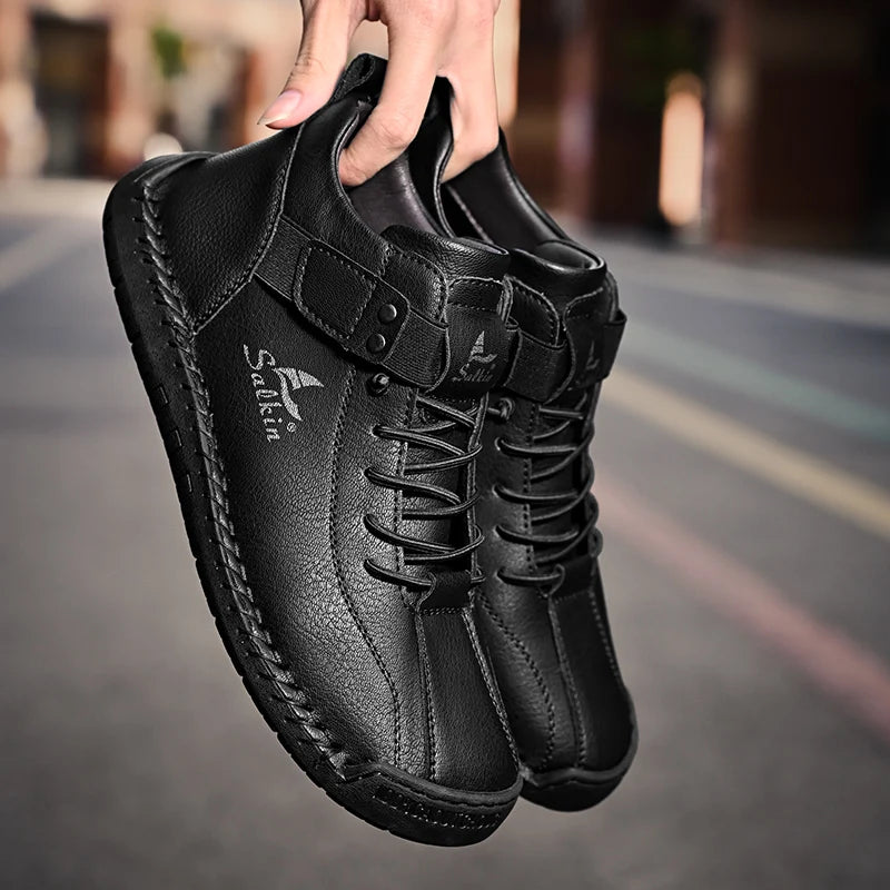 Novo design 2025 tênis de couro masculino homem respirável sapatos de couro artesanal sapatos casuais masculinos botas de tornozelo ao ar livre