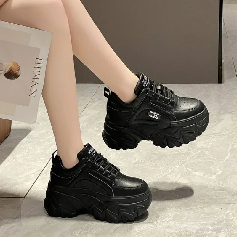 Sapatos femininos tendência branco preto grosso tênis outono inverno fundo grosso pai sapatos de alta qualidade couro do plutônio plataforma tênis novo