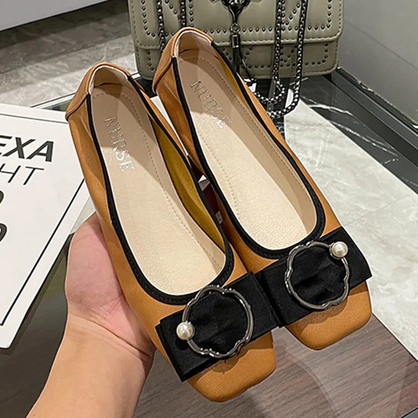 Sapatilhas de couro feminino, bombas de dedo do pé redondo, mocassins senhora do escritório, doce bowknot, sola macia, plus size, 43, 44