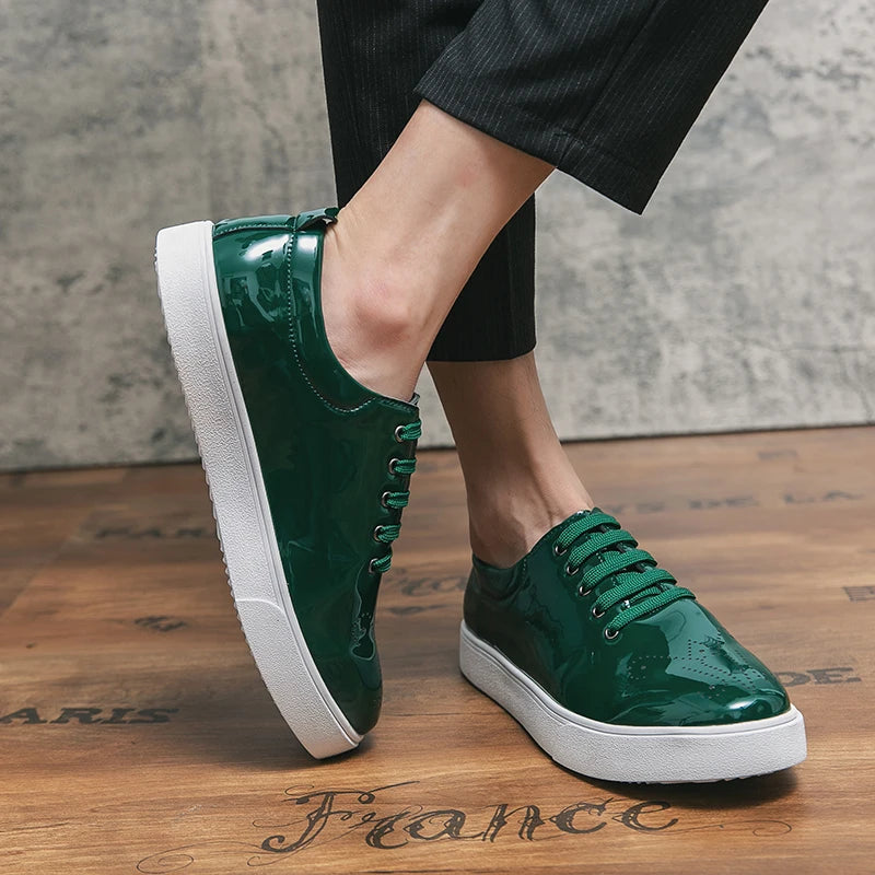 Sapatos casuais de couro envernizado, tênis com renda, sola verde, sapatos de couro designer de alta qualidade, primavera e outono